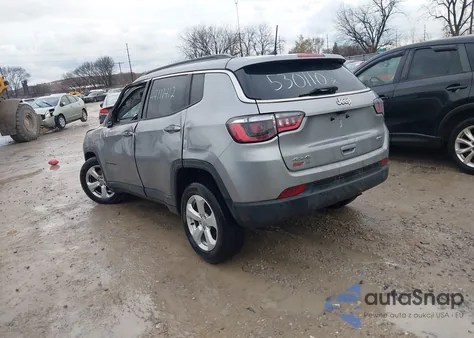 2021 Jeep Compass Latitude 4X4 z USA, uszkodzony, nr VIN 3C4NJDBB1MT530110